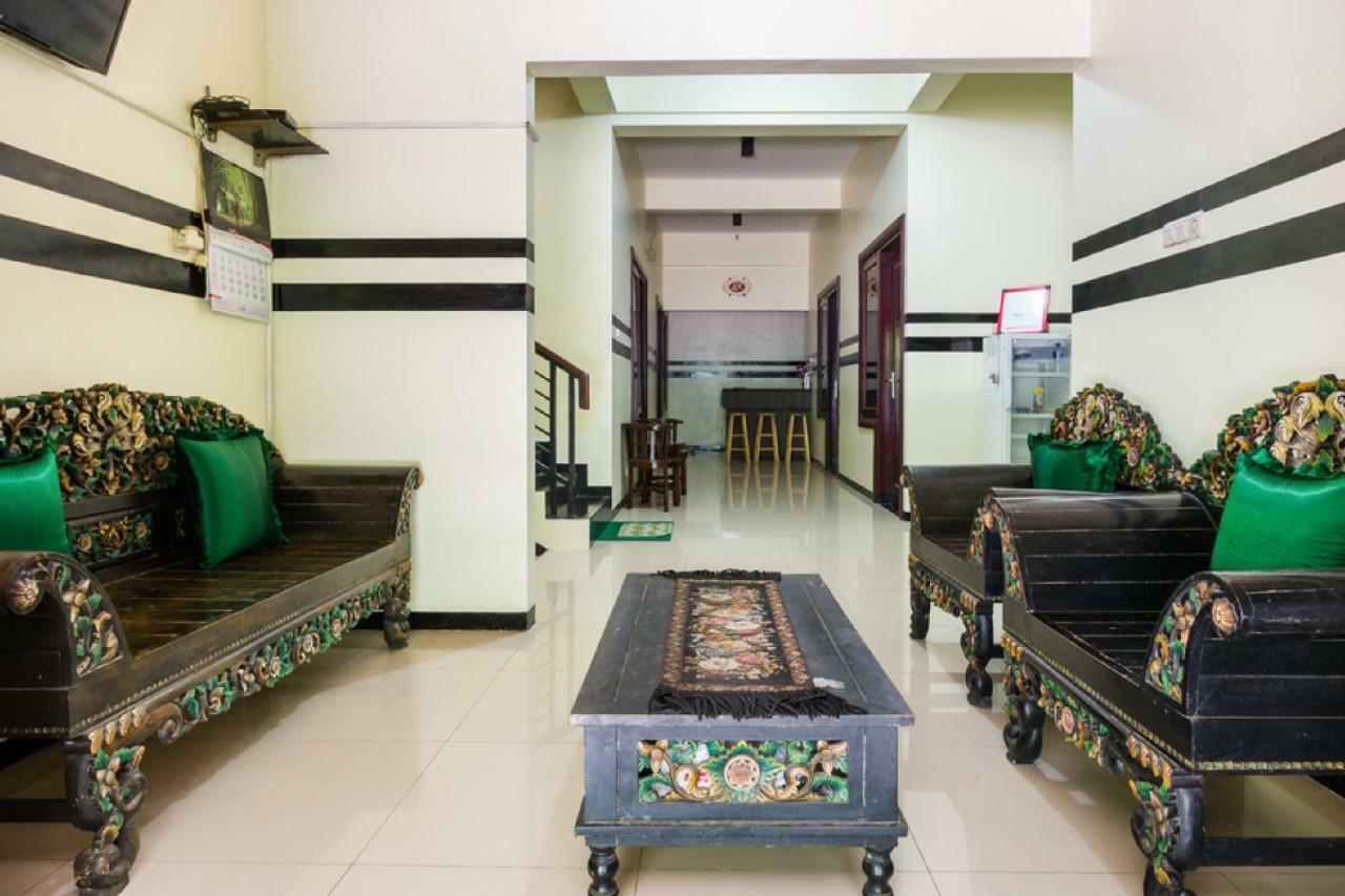 Hotel Reddoorz Syariah @ Ketintang Sorabaya Extérieur photo